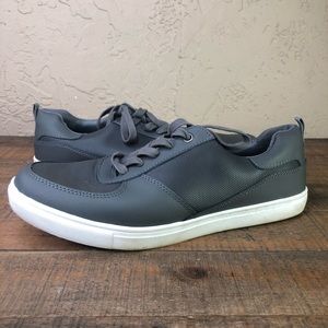 Weatherproof vintage memory foam sneakers  10w